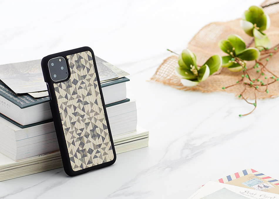 MAN&WOOD iPhone 11 Pro Max Korpus Mono Kolmnurk Must