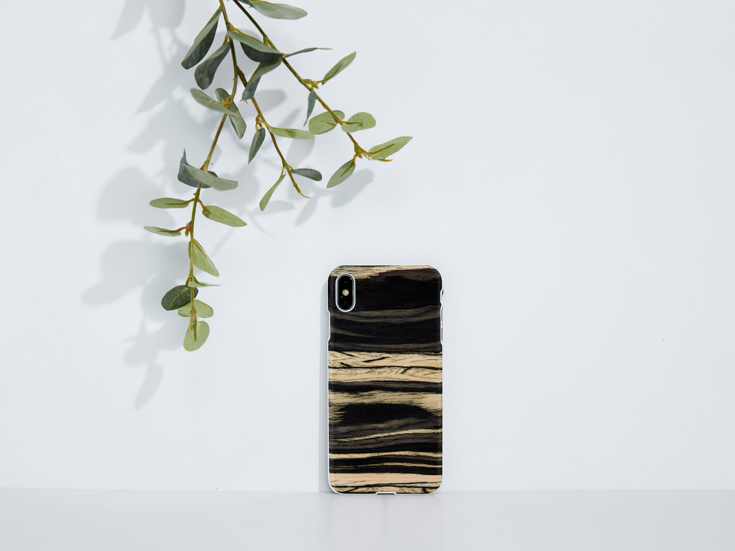 MAN&WOOD iPhone XS Max Case White Ebony Design