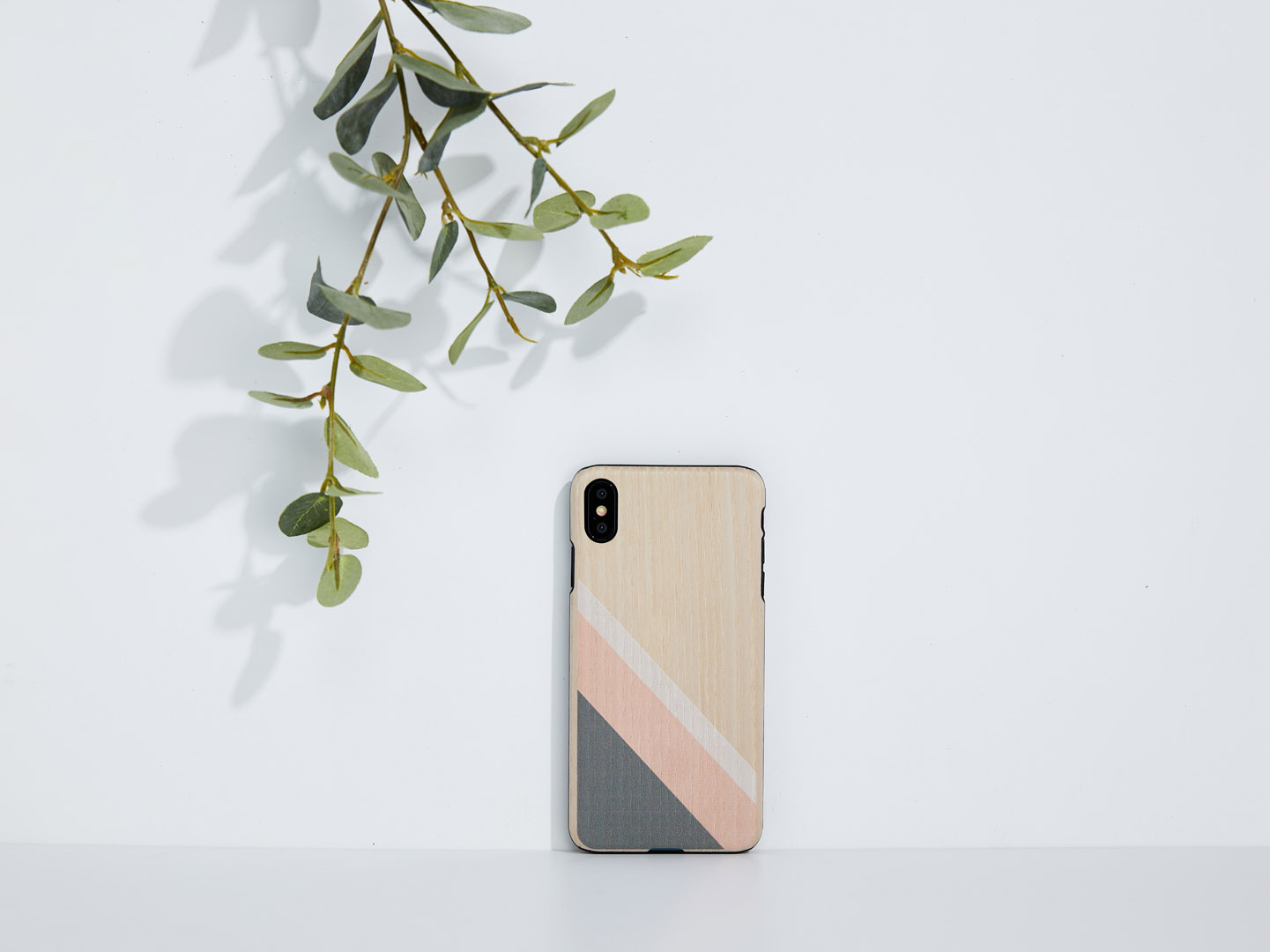 Чехол MAN&WOOD iPhone XS Max Розовый костюм Черный