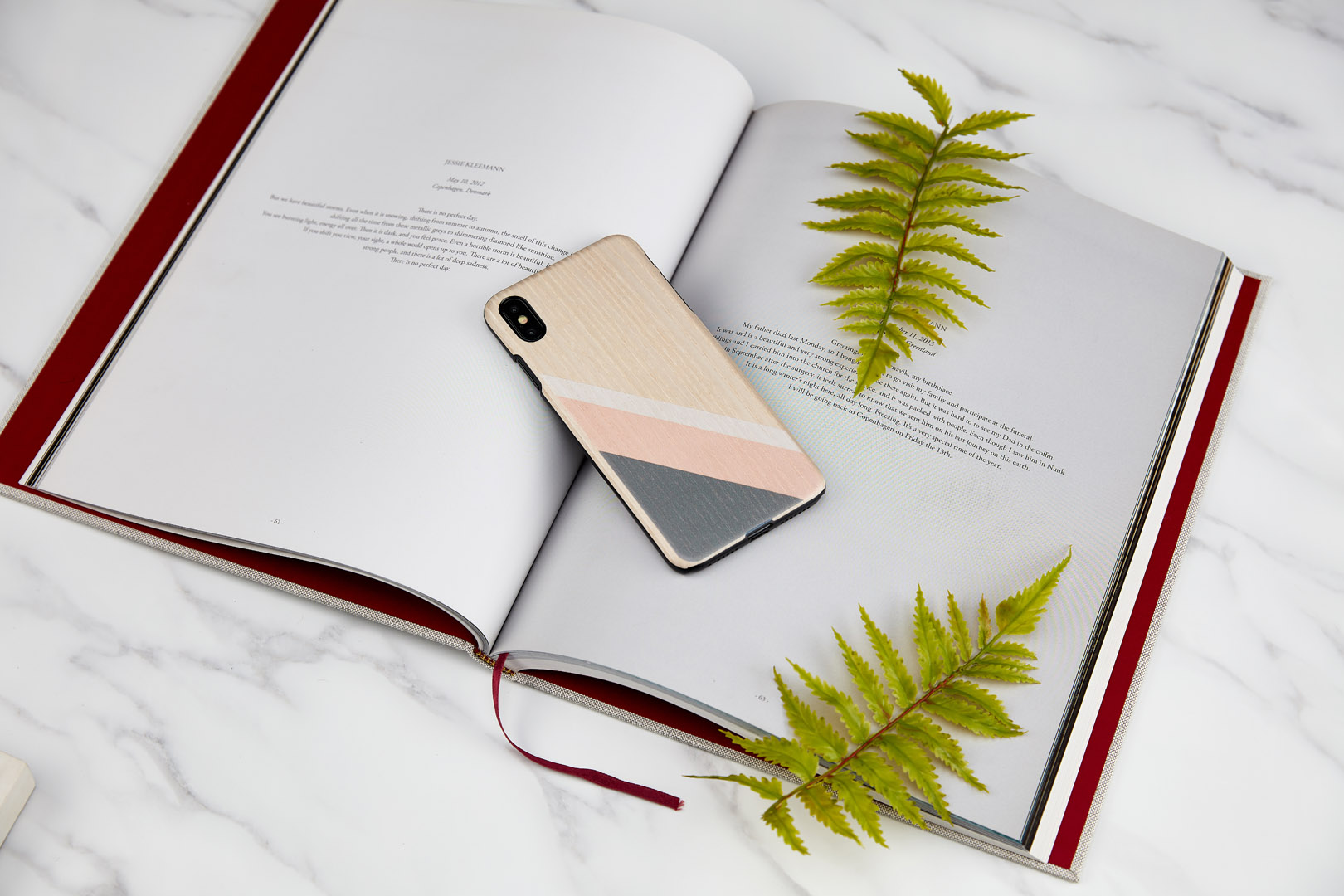 Чехол MAN&WOOD iPhone XS Max Розовый костюм Черный
