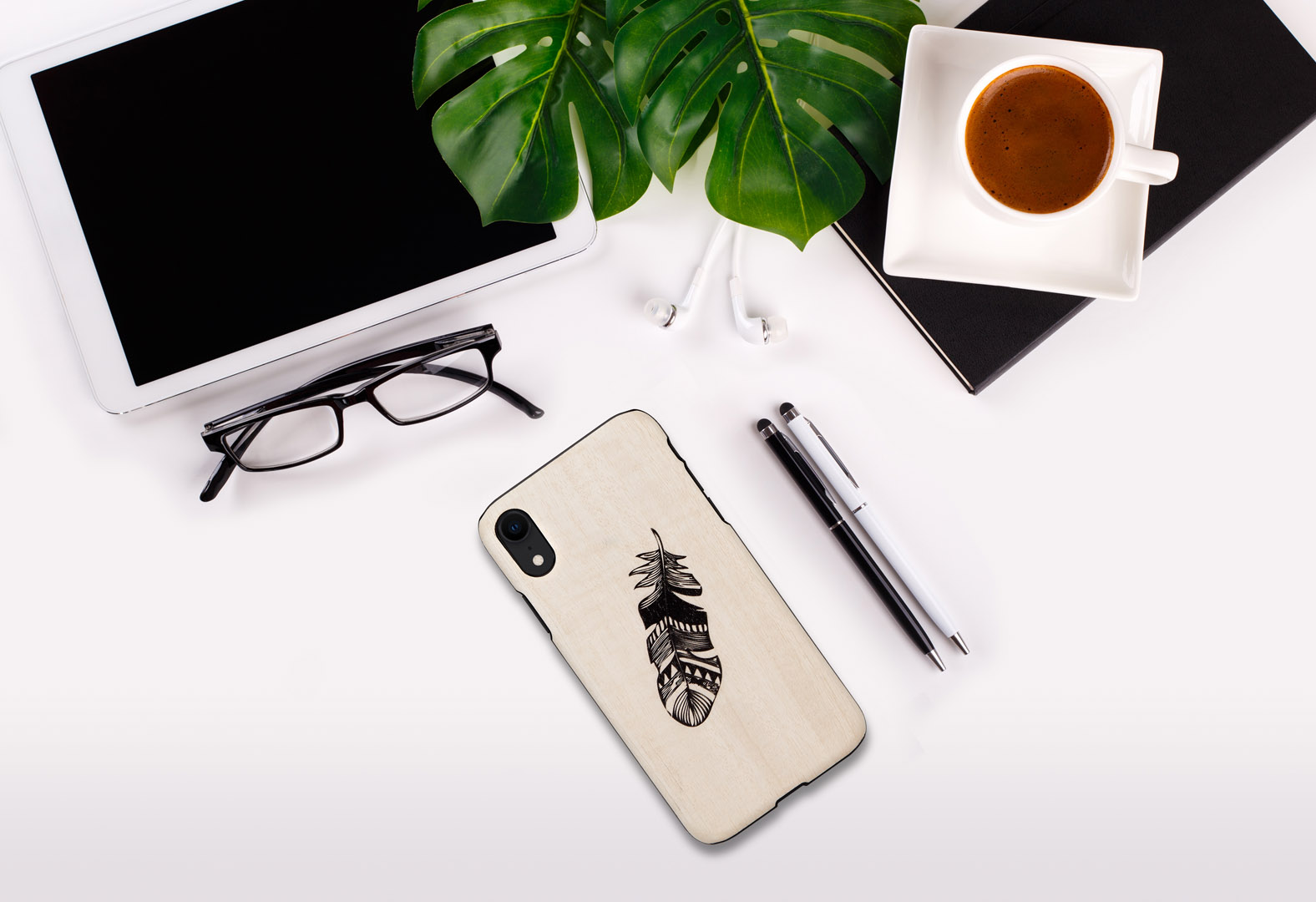 MAN&WOOD iPhone XR Vāciņš Indian Black