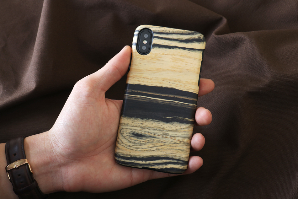 MAN&WOOD iPhone X/XS Korpus Valge Eebenimust
