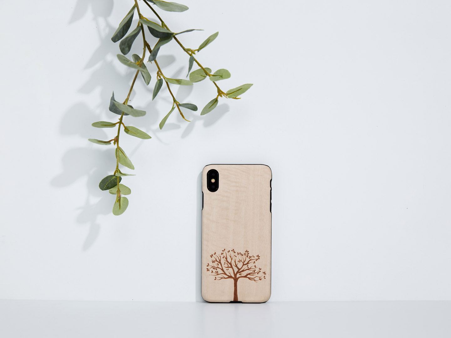 MAN&WOOD iPhone X/XS Õunapuu Must Korpus