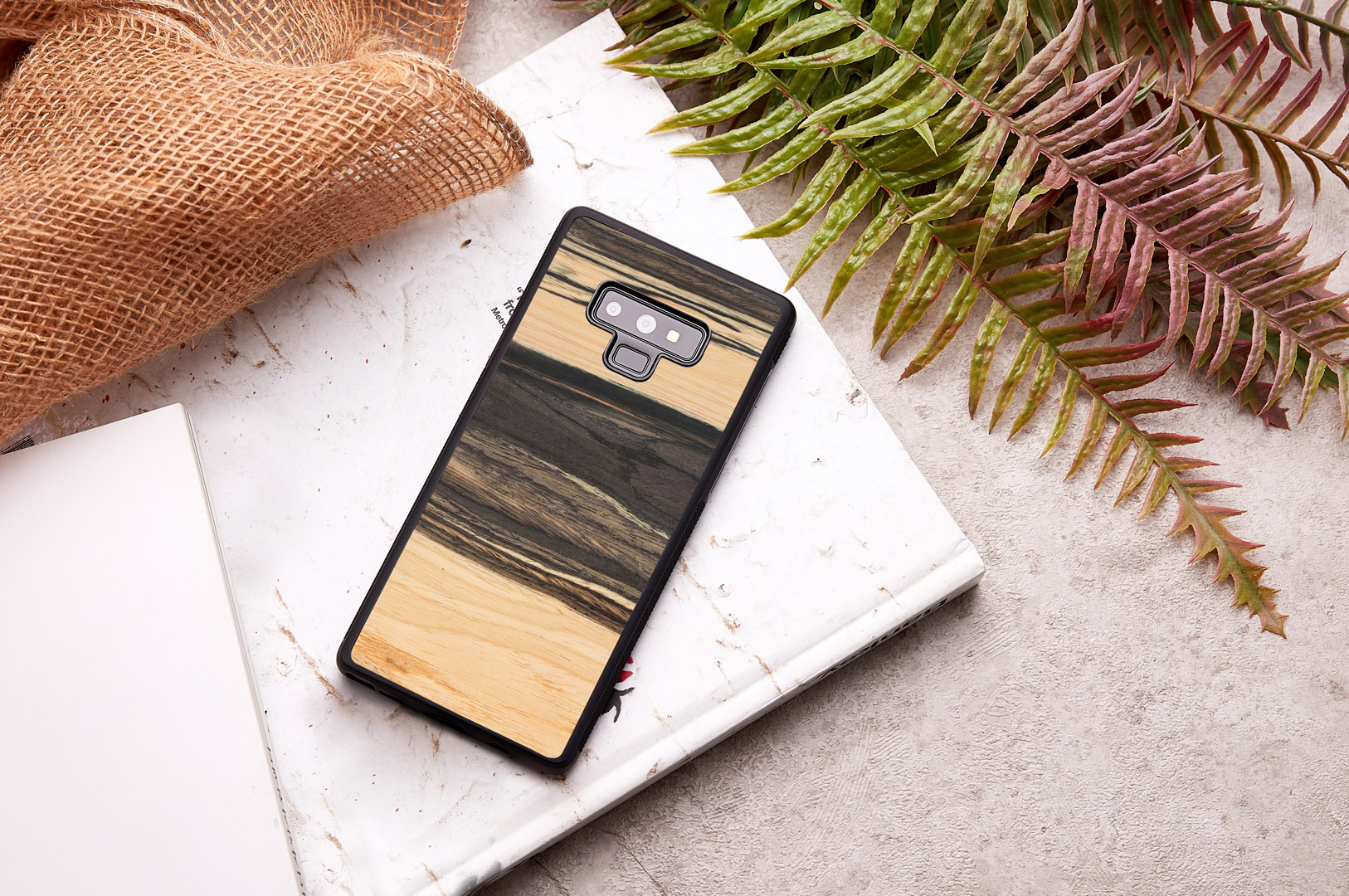 MAN&WOOD Galaxy Note 9 vāciņš balts ebenkoks melns