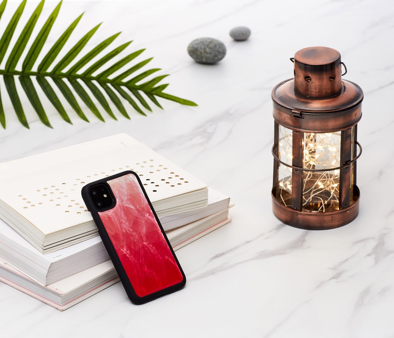 Чехол iKins iPhone 11 Розовое Озеро Черный
