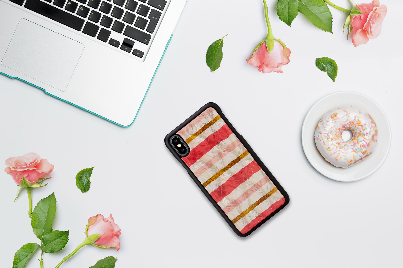 iKins iPhone XS Max Case Shortcake Black