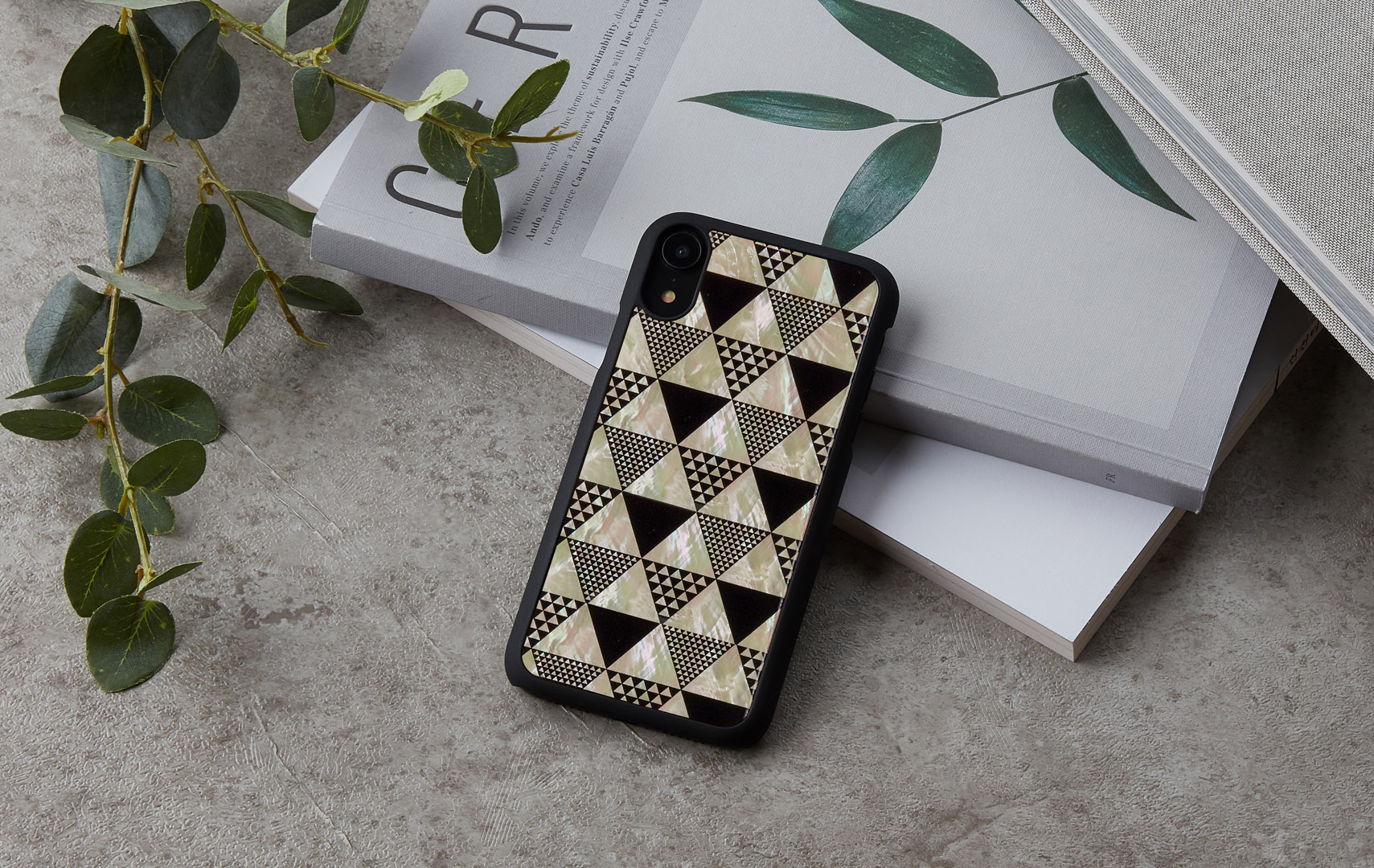 iKins iPhone XR Pyramid Black Case