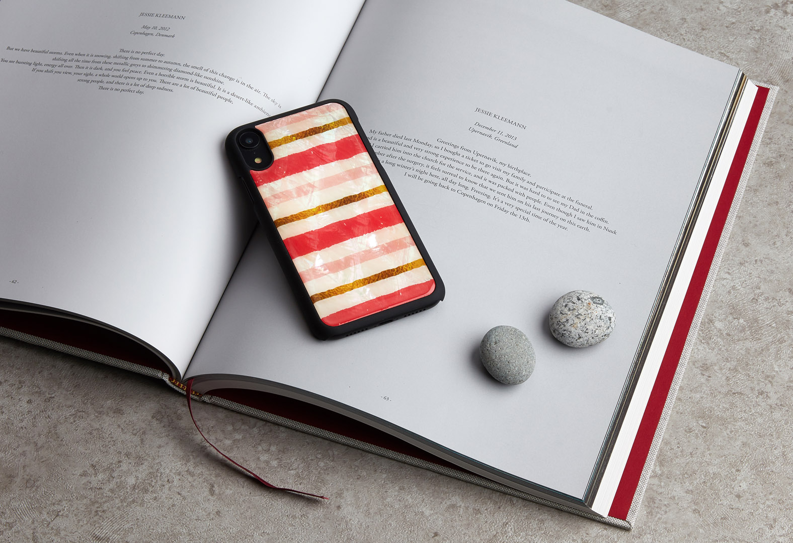 iKins iPhone XR Чёрный Чехол Short Cake