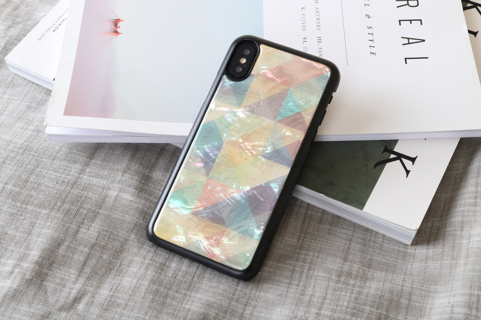 iKins iPhone XS/S Mosaiik Must Korpus