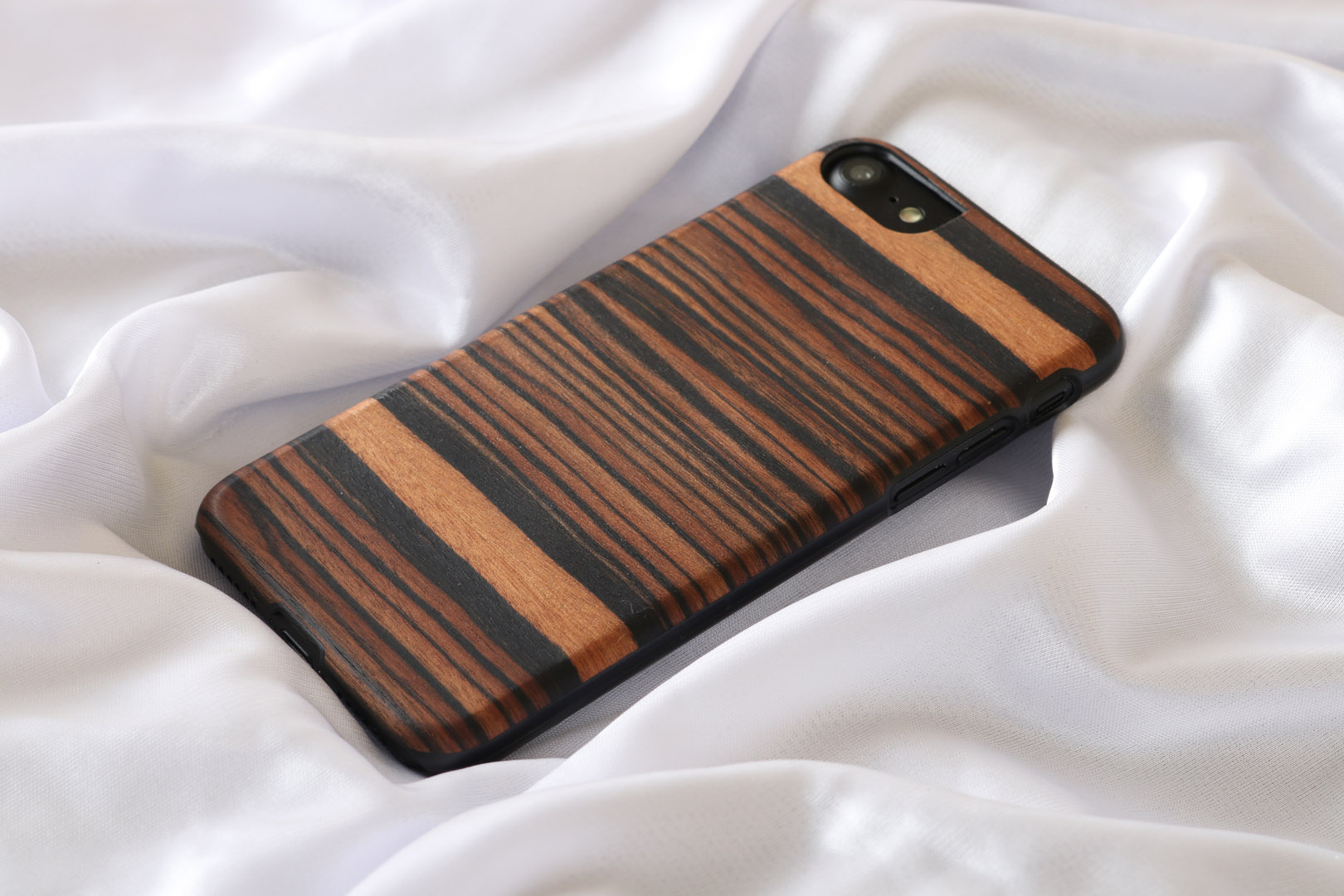 MAN&WOOD iPhone 7/8 Maciņš Ebons Melns Elegants Stils