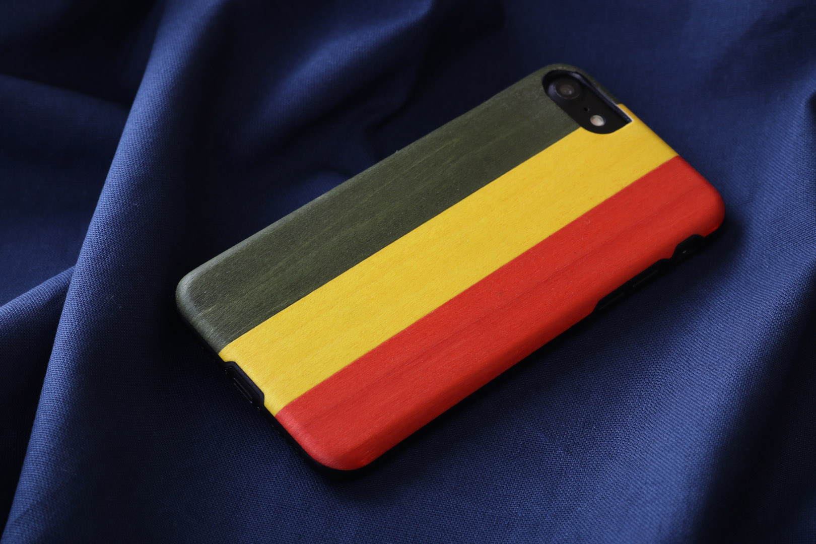 MAN&WOOD iPhone 7/8 ümbris Reggae Black