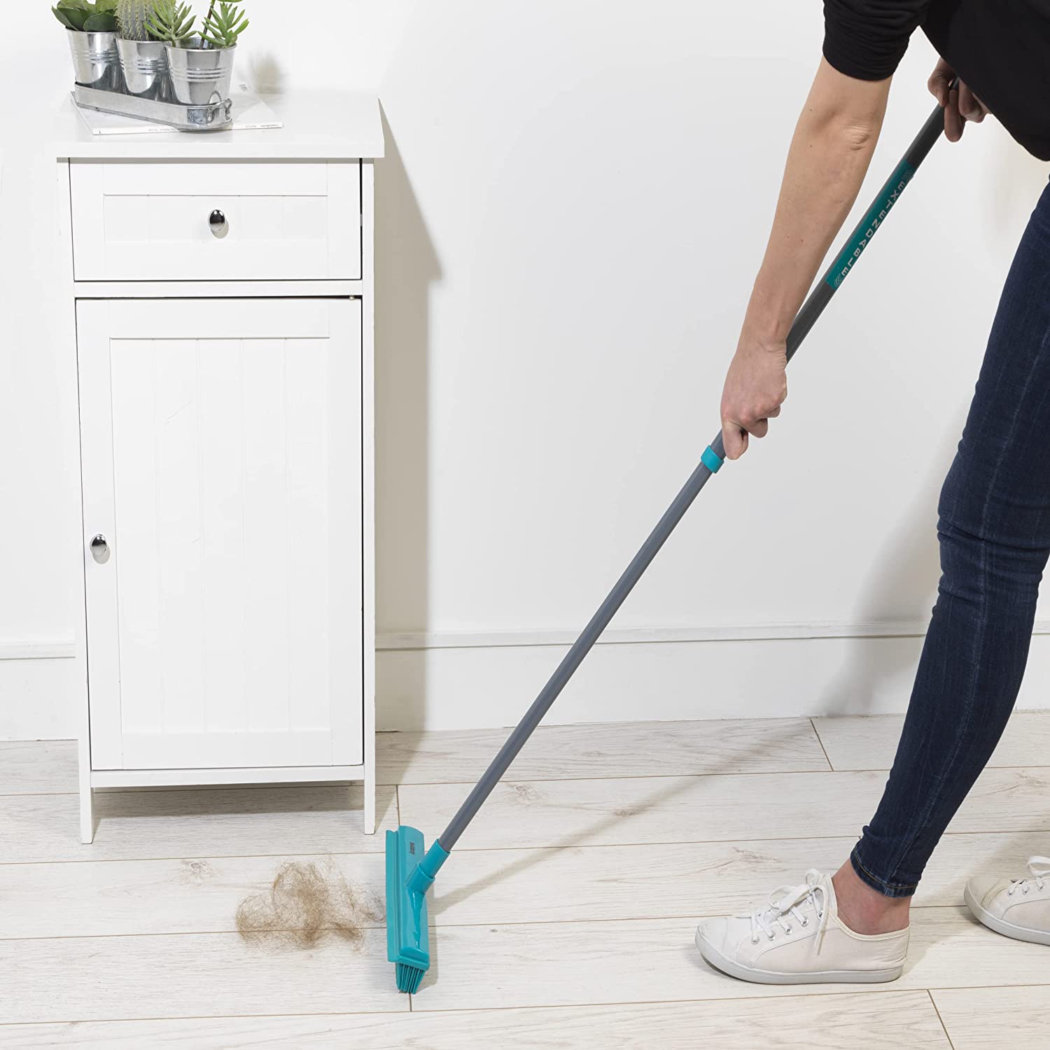 Beldray LA024350TQFEU7 Pet Plus+ Rubber Head Broom