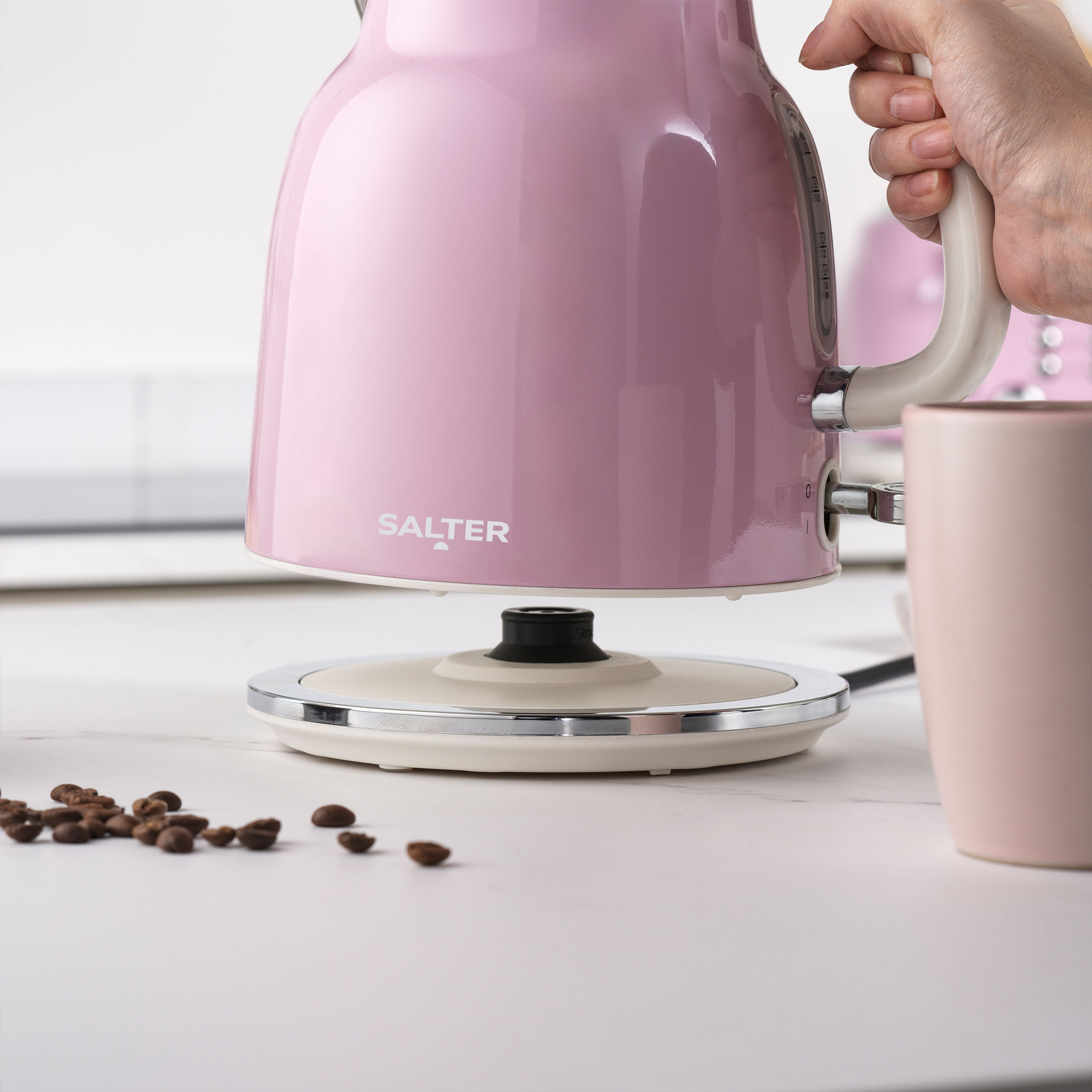 Salter EK5737PNKVDE Retro Rapid Boil Kettle Pink