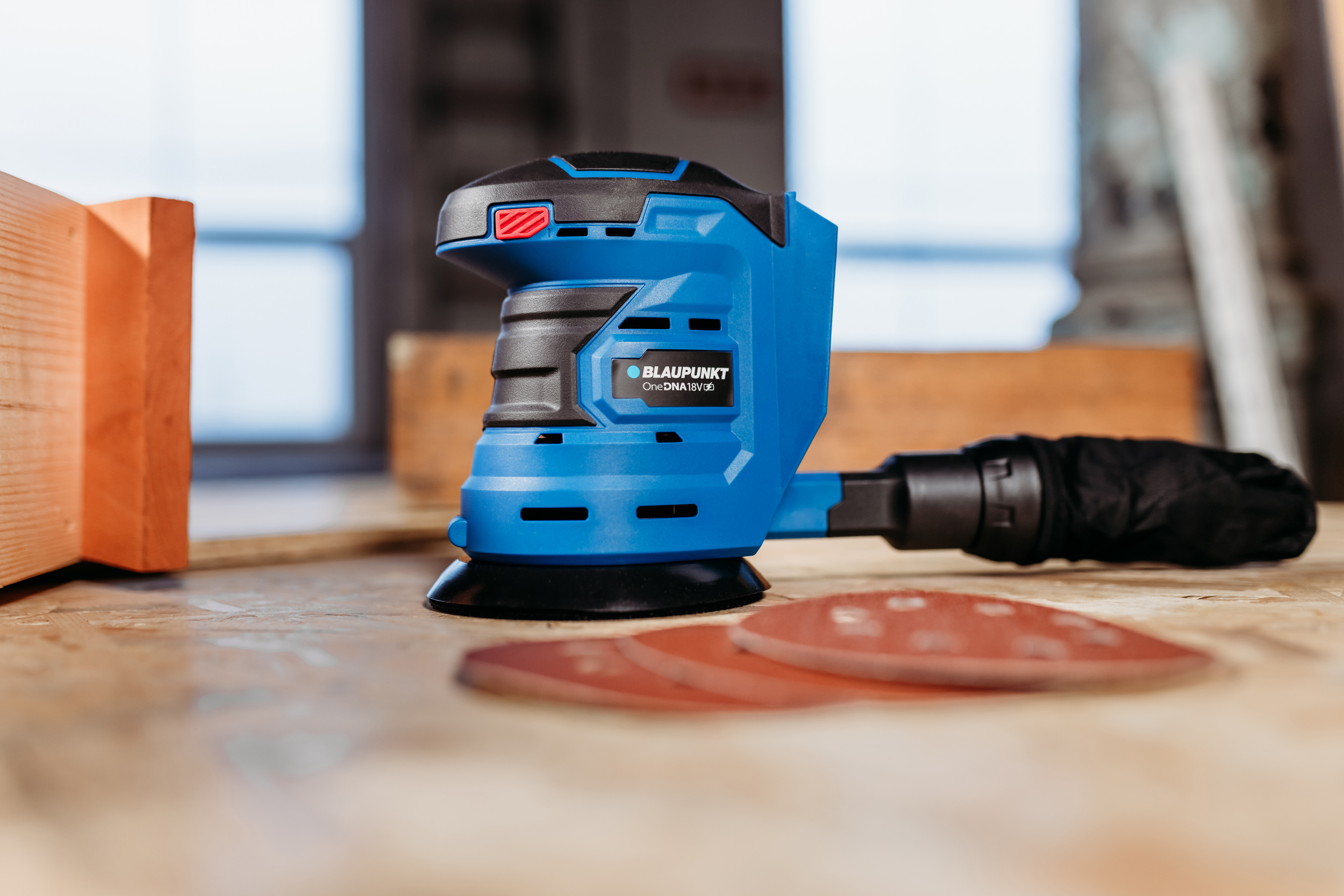 Blaupunkt CO4010 Orbital Sander 18V