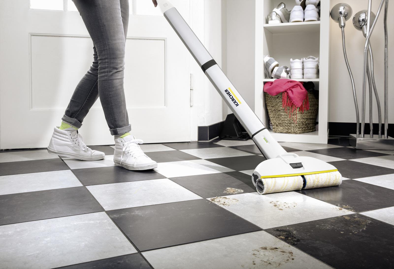 FLOOR CLEANER WIPING MOP ELECT/EWM 2 1.056-310.0 KARCHER