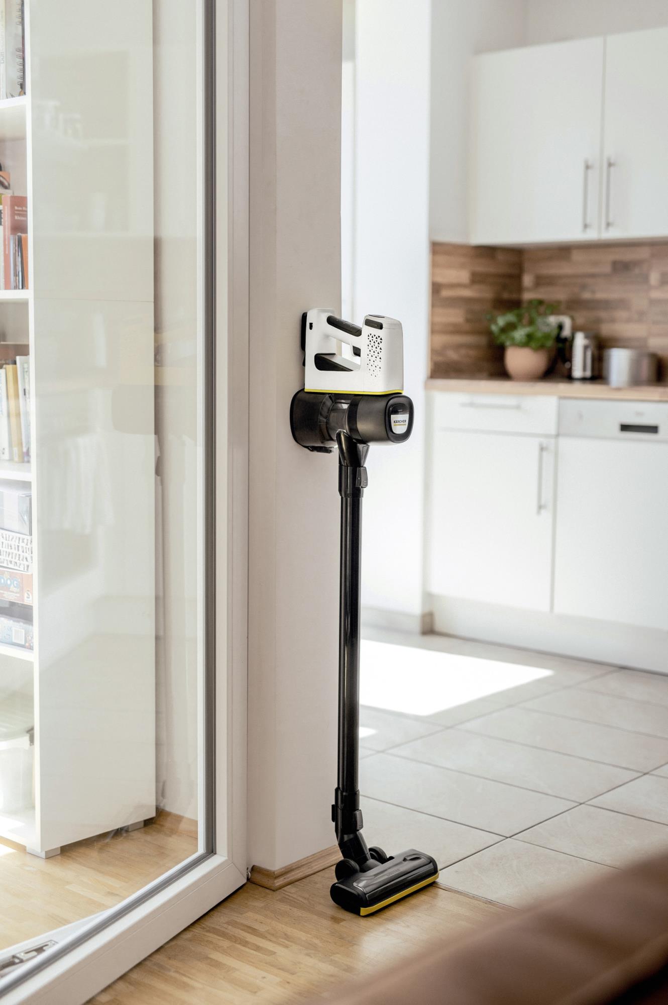 VACUUM CLEANER CORDLESS VC 4/MYHOME CAR 1.198-632.0 KARCHER