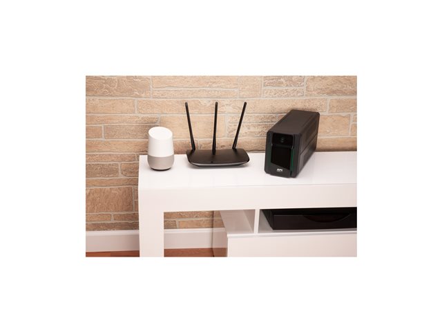 APC Easy UPS BVX 900VA 230V IEC